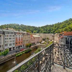  Apartmán Boutique Owned By Emperor Peter The Great With 2 Balconies & Jacuzzi Česká republika